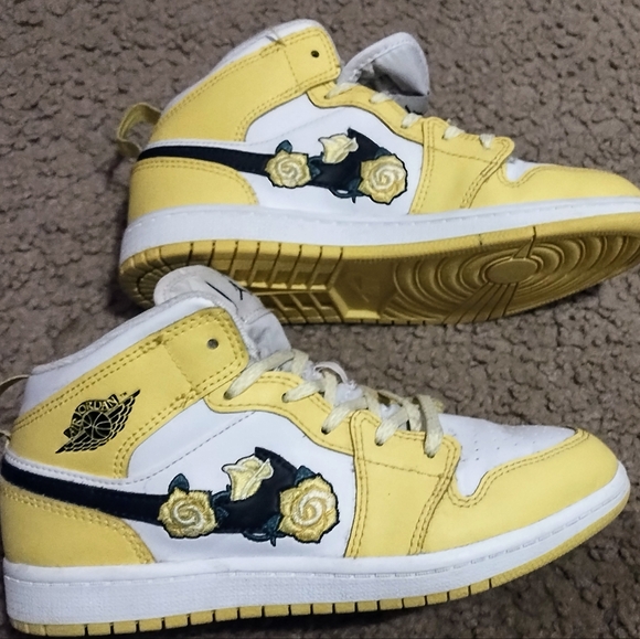 Only Wore Them a Couple Times and Out Grew Them. JORDAN 1 RETRO, FLORAL W/Y - Picture 3 of 5